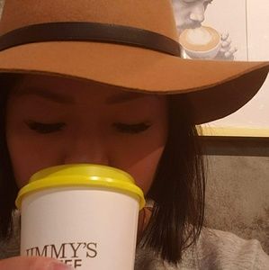 Meet your Posher, Monica